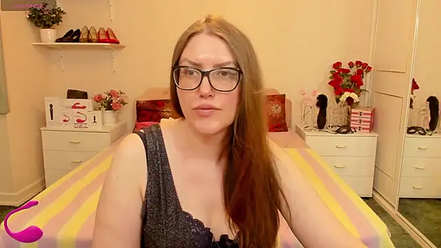AmandamurX online show from June 5, 1:28 pm