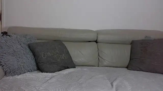 sarametisse26 online show from March 13, 7:13 am