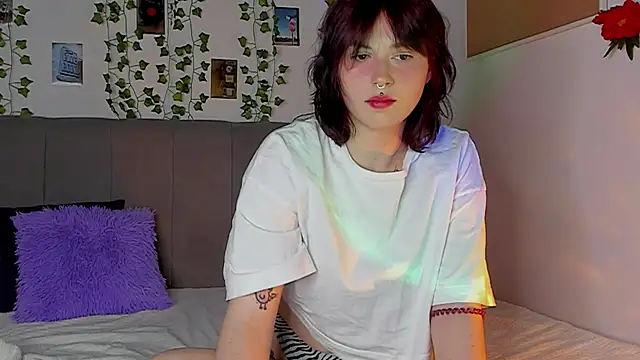 miss Lizzy online show from February 27, 1:08 am