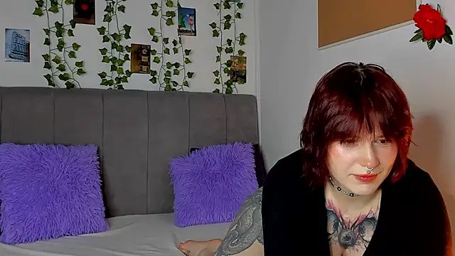 miss Lizzy online show from February 5, 1:23 am