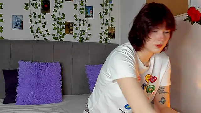 miss Lizzy online show from March 3, 1:12 am