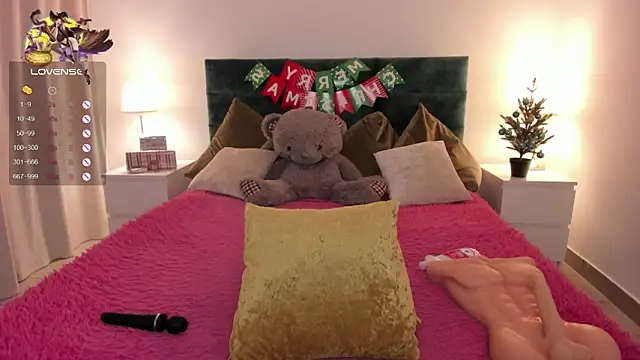 missAngellina online show from December 4, 10:20 pm