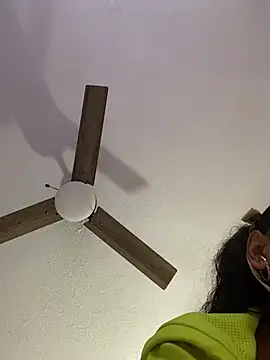 Snapshot of badbaby187 chatting on February 27, 4:51 pm badbaby187 online show from February 27, 4:51 pm