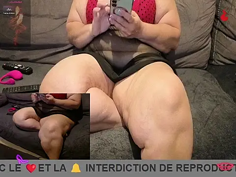Snapshot of alejandraxxz chatting on May 26, 8:07 pm alejandraxxz online show from May 26, 8:07 pm