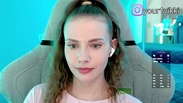 Vikki Cheese online show from November 12, 8:34 pm