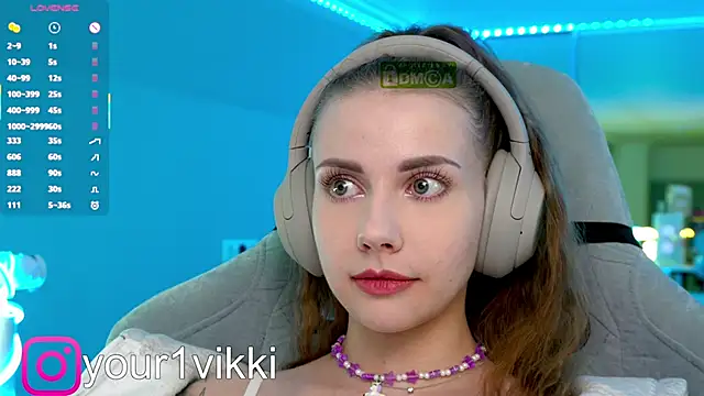 Vikki Cheese online show from February 8, 11:34 pm