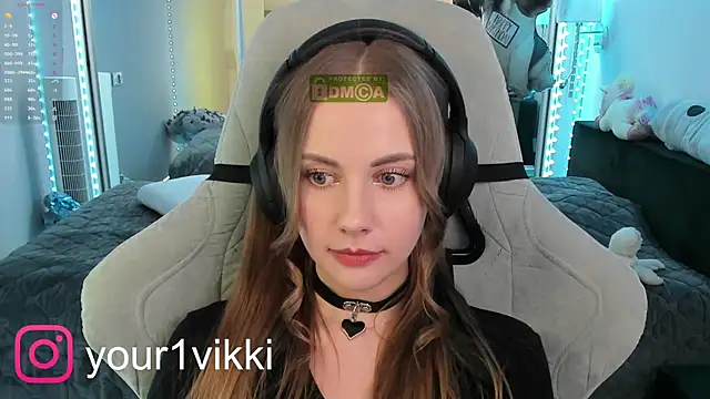 Vikki Cheese online show from February 16, 4:42 am