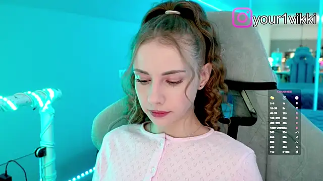 Vikki Cheese online show from November 11, 10:15 pm