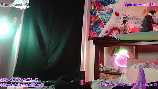 lunalavender69 online show from February 25, 12:58 am