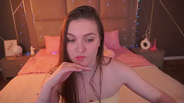 EmmyCharmm online show from February 4, 6:52 am