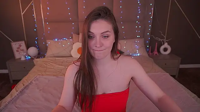 EmmyCharmm online show from March 5, 6:43 am