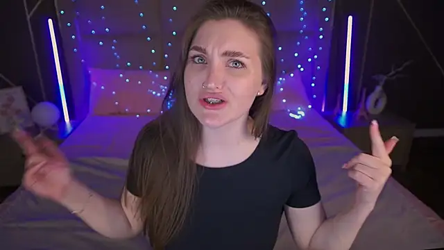 EmmyCharmm online show from March 30, 5:53 am