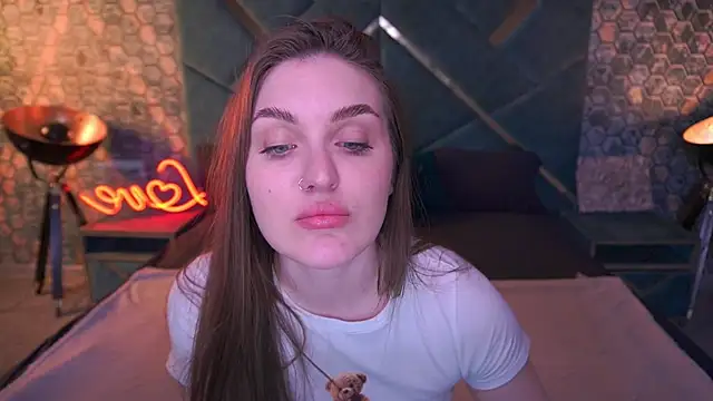 EmmyCharmm online show from March 29, 5:53 am