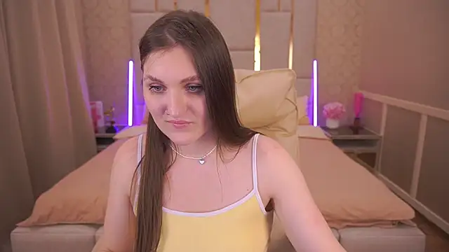 EmmyCharmm online show from March 18, 9:45 am