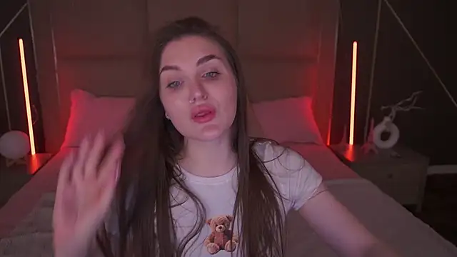 EmmyCharmm online show from March 24, 6:35 am