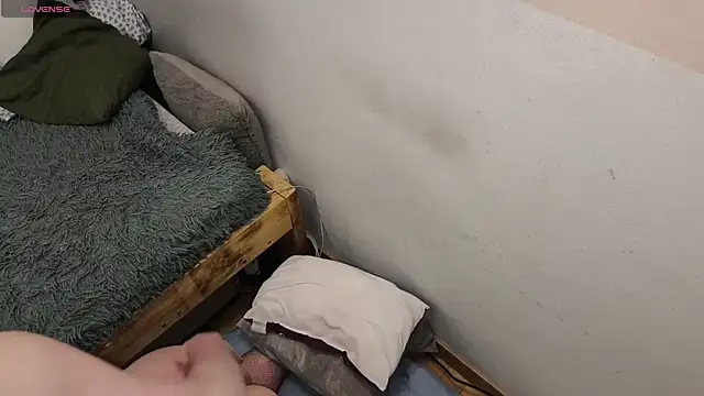 LoveInAllHoles online show from March 31, 4:58 am