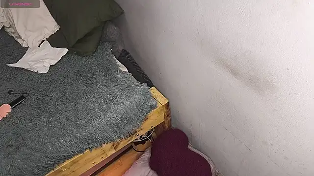 LoveInAllHoles online show from March 29, 9:49 pm