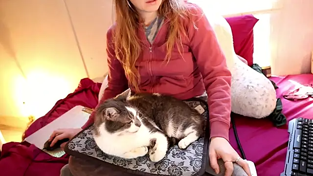 xxpixeyxx online show from December 15, 2:45 pm