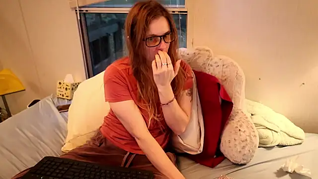 xxpixeyxx online show from October 28, 2:05 pm