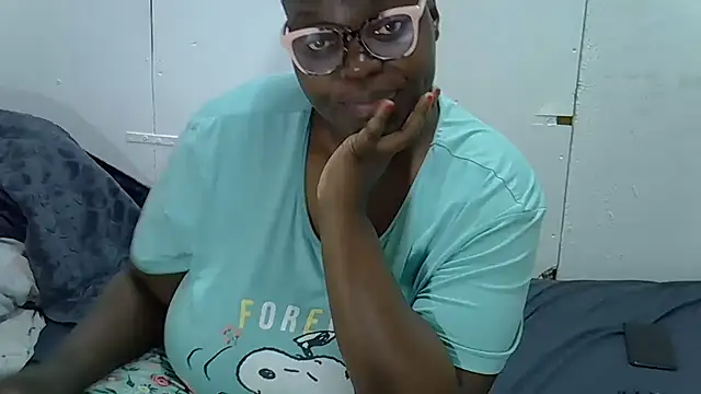 Snapshot of MamaGotYou chatting on January 15, 10:59 am MamaGotYou online show from January 15, 10:59 am