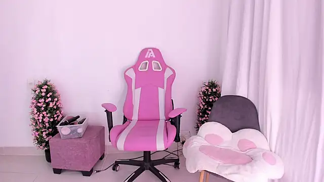 keissy rincon  online show from November 22, 11:36 pm