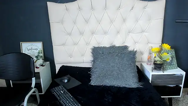 Andrys  online show from February 17, 4:28 pm
