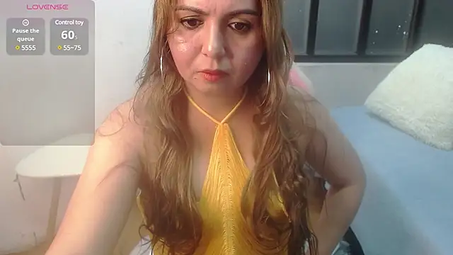 Snapshot of rose_meyer chatting on March 15, 6:43 pm rose meyer online show from March 15, 6:43 pm