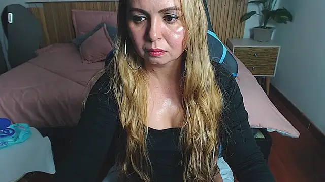 Snapshot of rose_meyer chatting on September 26, 7:54 pm rose meyer online show from September 26, 7:54 pm