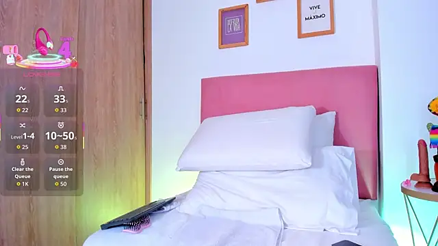 samantha x s online show from October 21, 8:30 pm