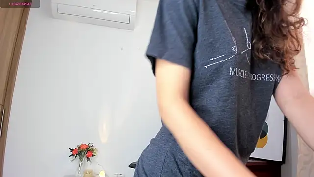 amara falcon online show from November 11, 1:50 pm