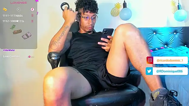 Snapshot of FuckHardlove chatting on January 28, 6:07 pm FuckHardlove online show from January 28, 6:07 pm