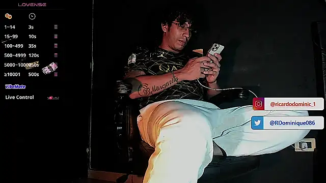 FuckHardlove online show from January 17, 4:38 am