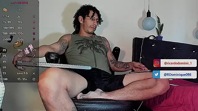 Snapshot of FuckHardlove chatting on October 23, 7:56 pm FuckHardlove online show from October 23, 7:56 pm