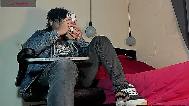 Snapshot of FuckHardlove chatting on September 26, 3:24 am FuckHardlove online show from September 26, 3:24 am