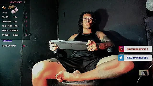 FuckHardlove online show from March 22, 11:28 pm