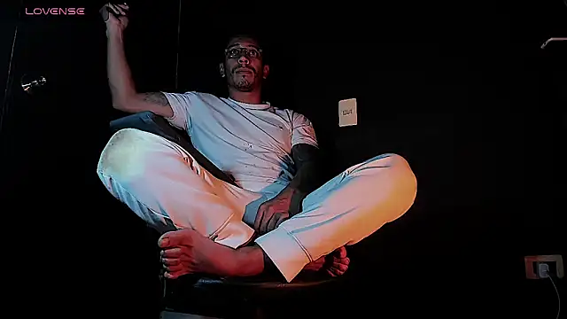 FuckHardlove online show from January 6, 4:44 pm