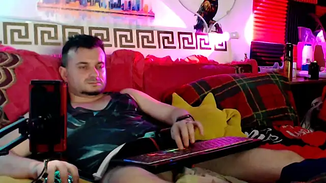 Snapshot of erotico69xxx chatting on June 25, 11:21 pm erotico69xxx online show from June 25, 11:21 pm