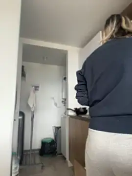 Ameellie online show from April 14, 4:34 pm