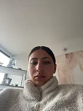 Ameellie online show from April 10, 3:30 pm