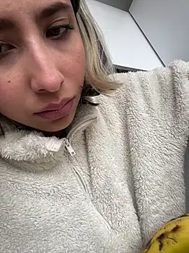 Ameellie online show from November 21, 3:00 pm