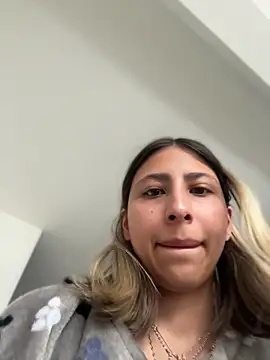 Ameellie online show from April 23, 4:08 pm