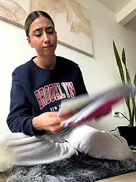 Ameellie online show from September 30, 3:51 pm