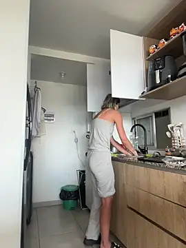 Ameellie online show from November 18, 4:43 pm