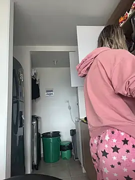 Ameellie online show from January 10, 3:18 pm