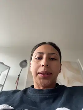 Ameellie online show from April 15, 3:38 pm