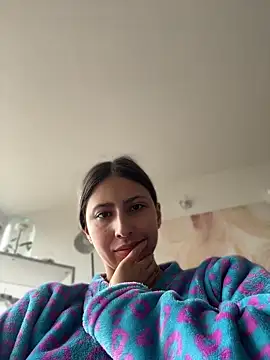 Ameellie online show from April 19, 1:45 pm