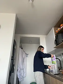 Ameellie online show from March 21, 2:10 pm