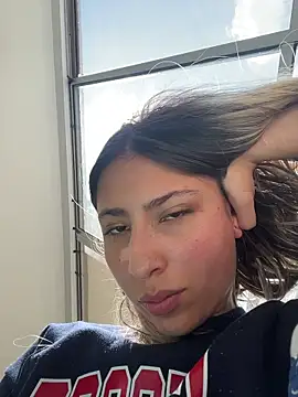 Ameellie online show from April 3, 2:23 pm