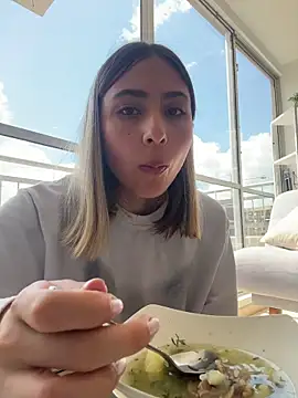 Ameellie online show from April 4, 3:18 pm