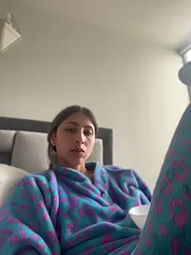 Ameellie online show from April 18, 7:18 pm